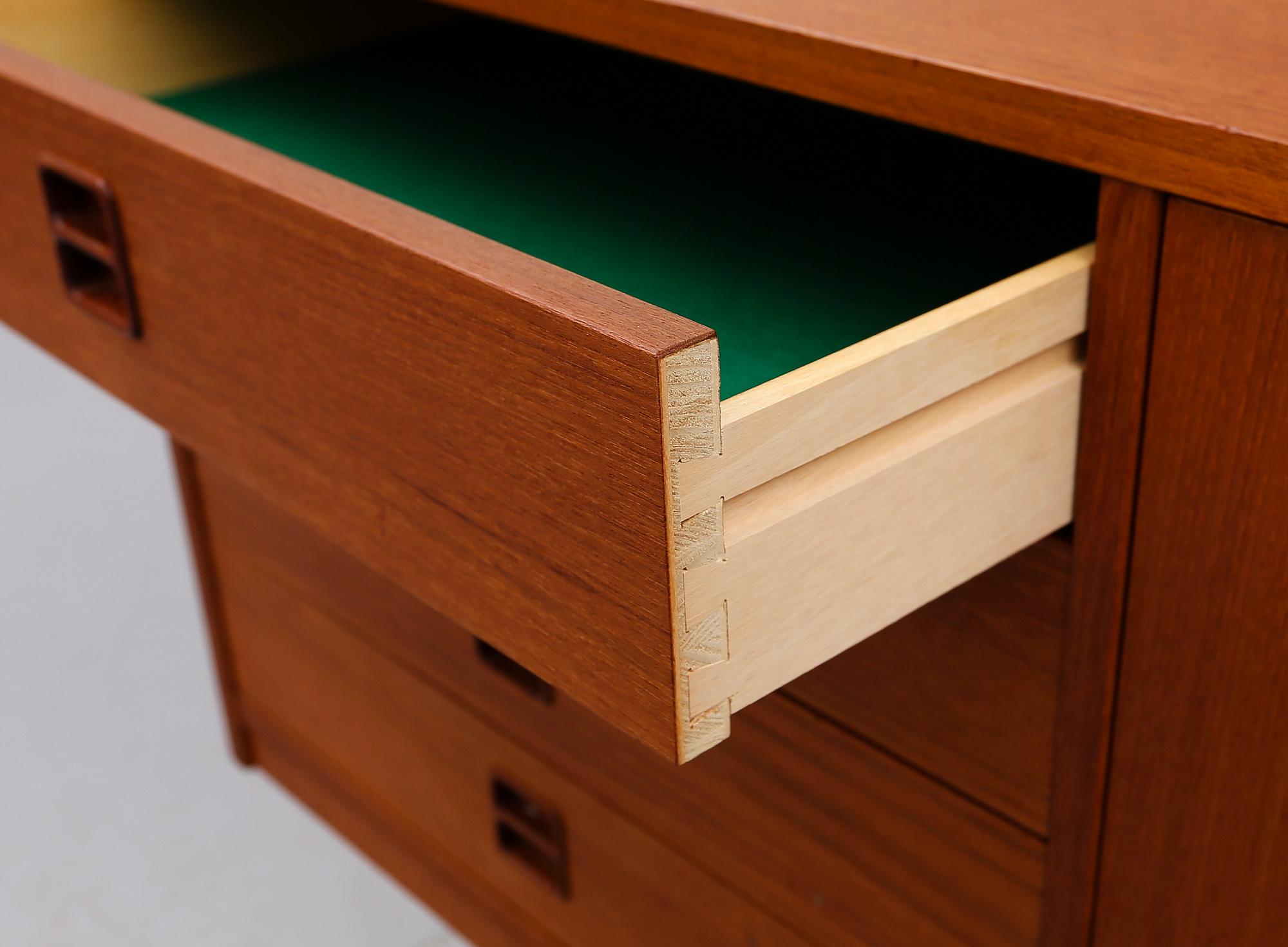 SIDEBOARD, 1900-talets andra hälft.