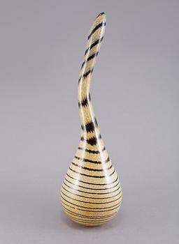 VAS, glas, Ulrica Hydman Vallien, Kosta Boda Atelier, signerad och numrerad.