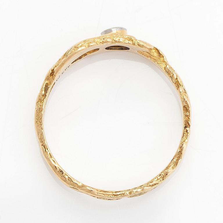 Björn Weckström, Sormus, "TImanttilampi", 18K kultaa ja timantti n. 0.02 ct, Lapponia.