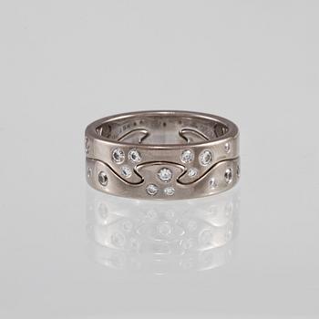 RING, 18K vitguld med briljantslipade diamanter, "Fusion", Georg Jensen. Vikt 11,5 gram.