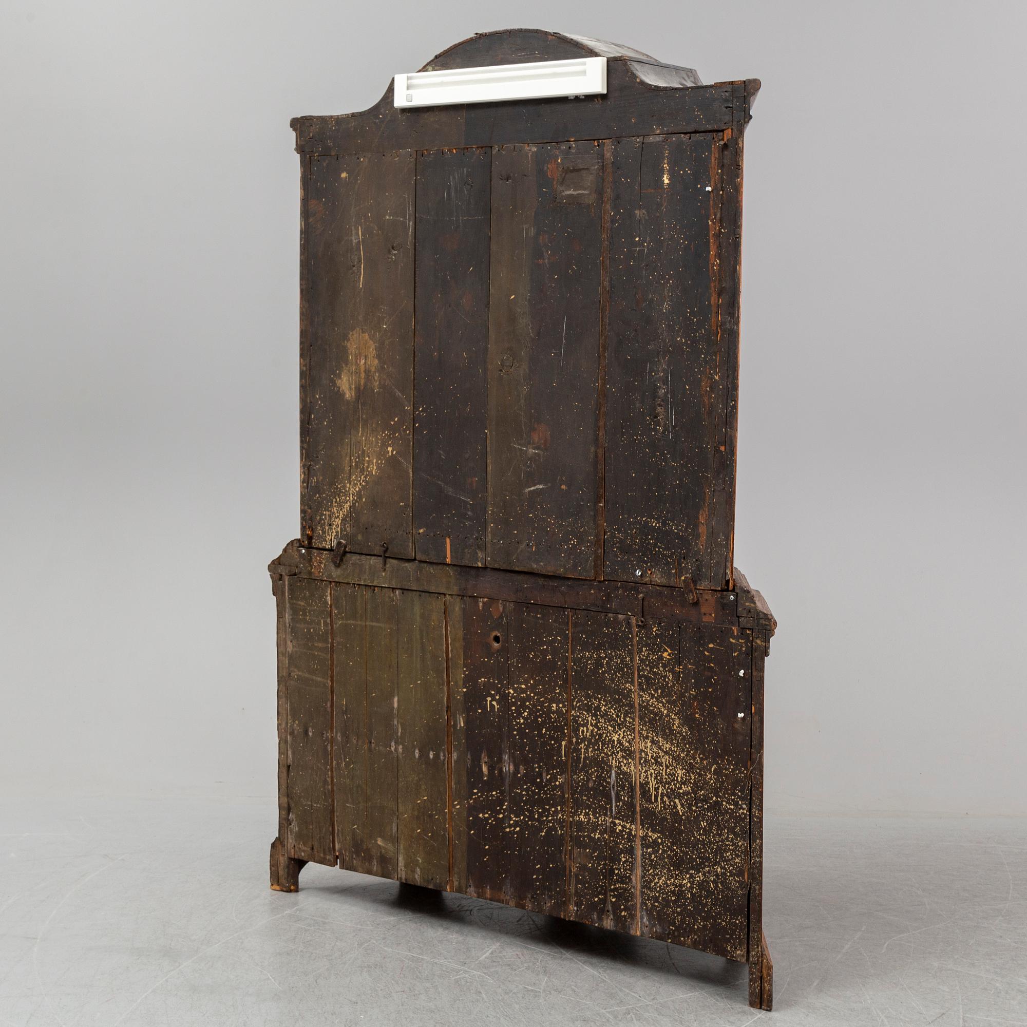 VITRINSKÅP, rokoko, 1700-talets andra hälft.