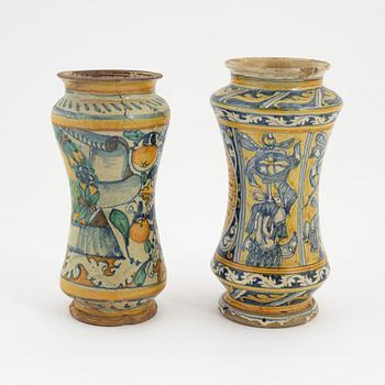 Two Albarello faience apothcahry jars, 16th/17th Century.