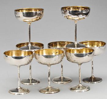 CHAMPAGNECUPPOR, 8 st, silver, CG Hallberg Stockholm 1920-tal. Tot vikt ca 730 gram.