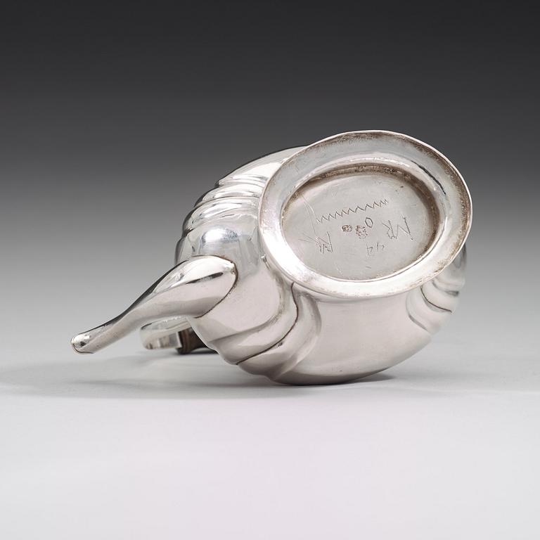 Petter Lund, tekanna, silver, Stockholm 1750, rokoko.