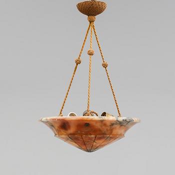TAKAMPEL, alabaster, 1900-talets första hälft. Höjd 60 cm.