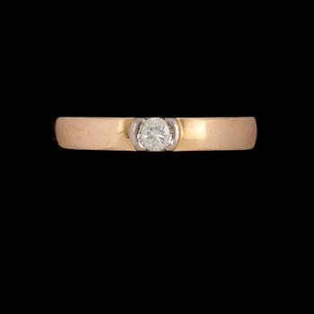 RING, 18k guld med briljantslipad diamant, 0.10 ct, Smycka, Karlstad. Vikt 3 g.