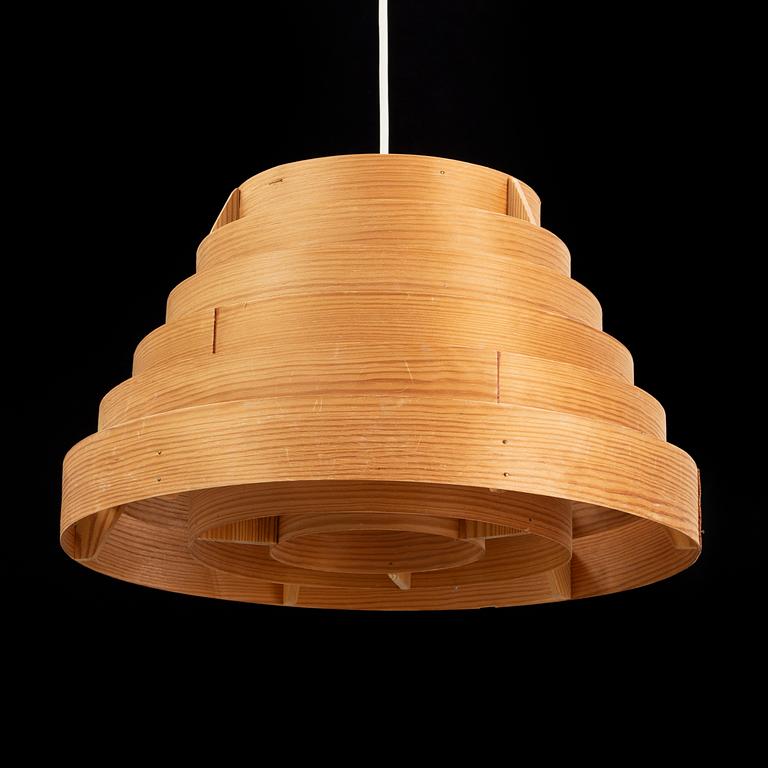Hans-Agne Jakobsson, a pine 'T-454'/'Buttle' pendant light from Elysett AB, Markaryd.