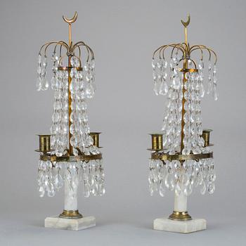 BORDSLYSTRAR, ett par, gustaviansk stil, 1900-talets första hälft.