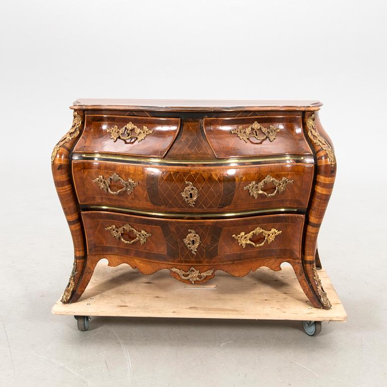 A rococo commode attributed to Johan Neijber (master in Stockholm 1768-1795).