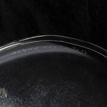 Alvar Aalto, a '3034' dish signed Alvar Aalto 3034. Manufactured by Iittala early 1960s.