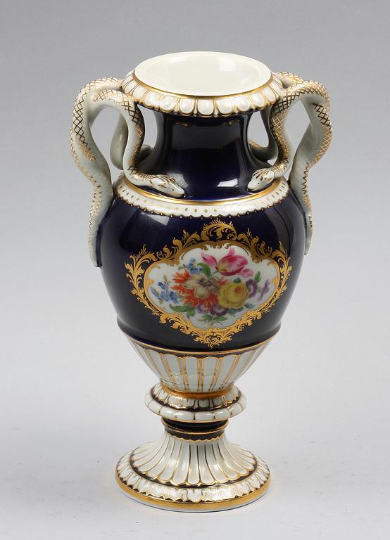 URNA, porslin, empirestil, Meissen, 1900-tal.