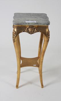 PIEDESTAL, nyrokokostil.