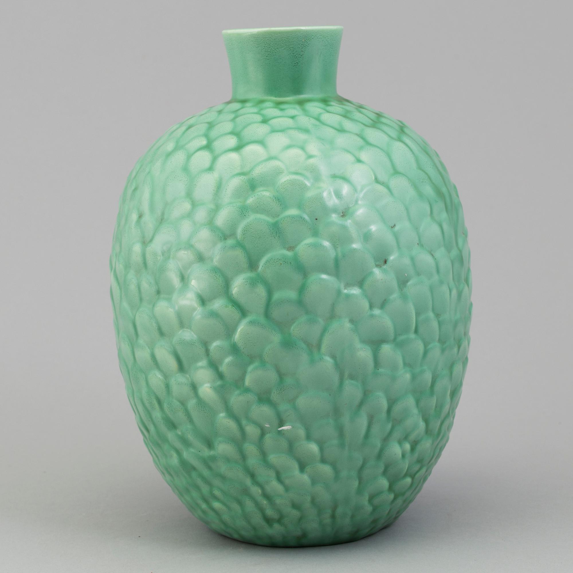 A 1940´s earthenware Anna-Lisa Thomson vase from Upsala Ekeby.