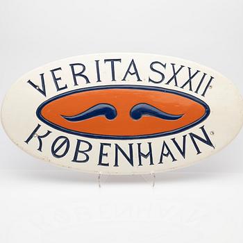 Name board "Magnus Alborg" / "Veritas XXII (Köbenhavn" Copenhan).