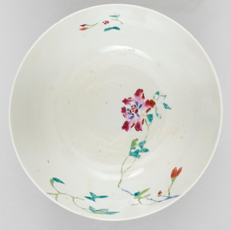 SKÅL, porslin. Qing dynastin, Qianlong (1736-95).