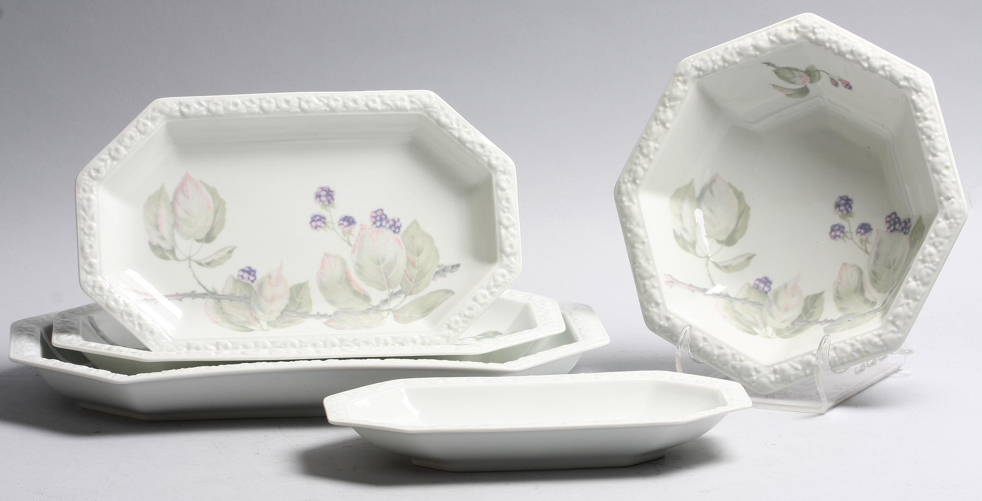 SERVISDELAR, 30 delar, porslin, Rosenthal, "Maria".