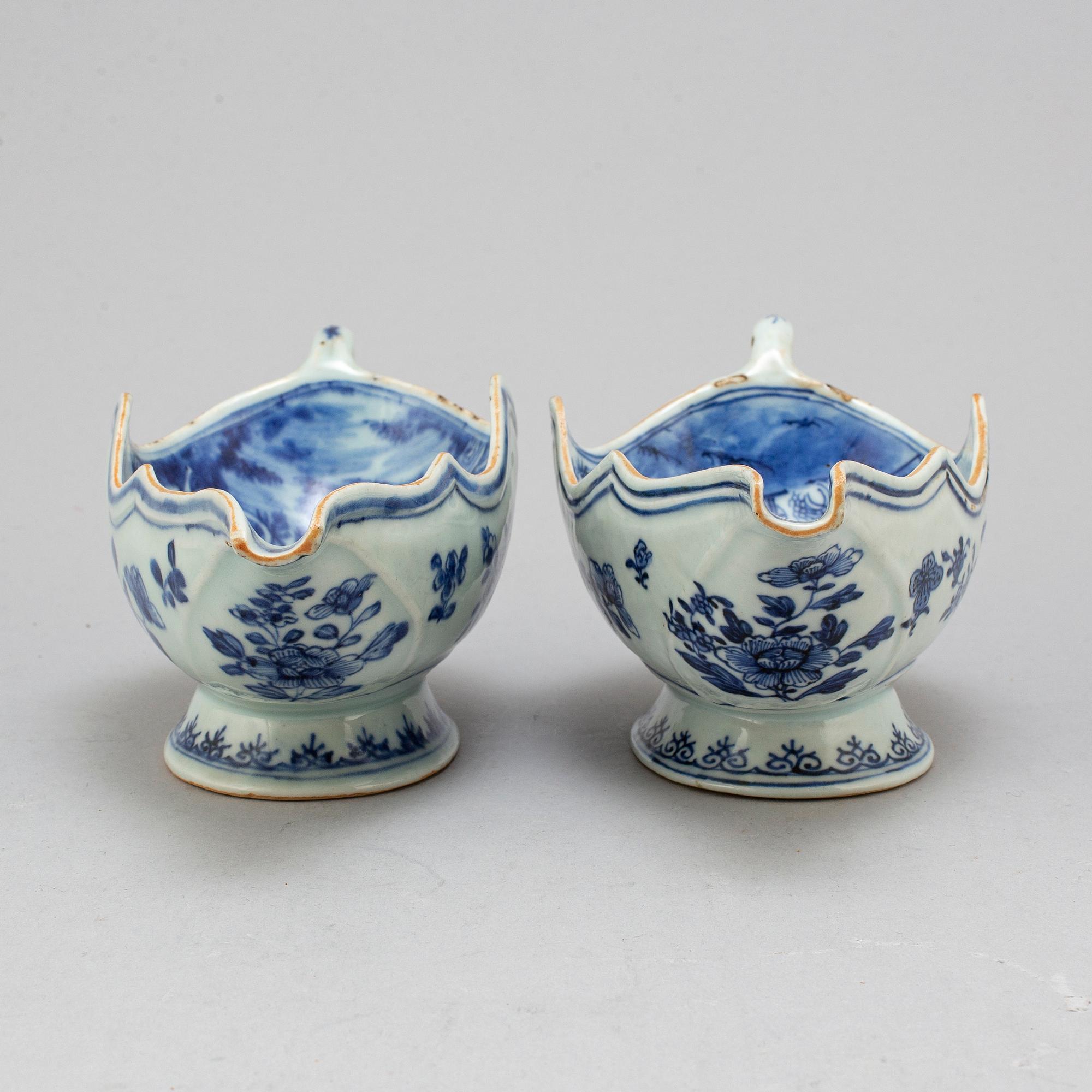 A pair of blue and white export porcelain sauce boats, Qing dynasty, Qianlong (1736-95).