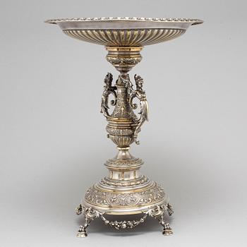 A Swedish 19th century parcel-gilt silver tazza/bowl,  mark of CG Hallberg, Stockholm 1883.
