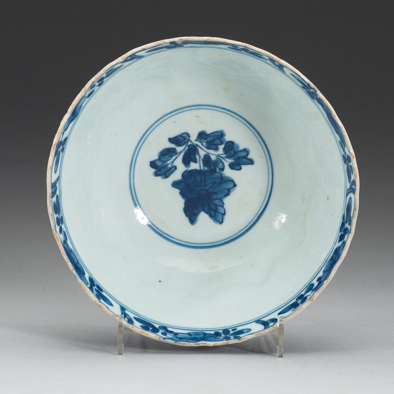 SKÅL, porslin. Qing dynastin, Kangxi (1662-1722).