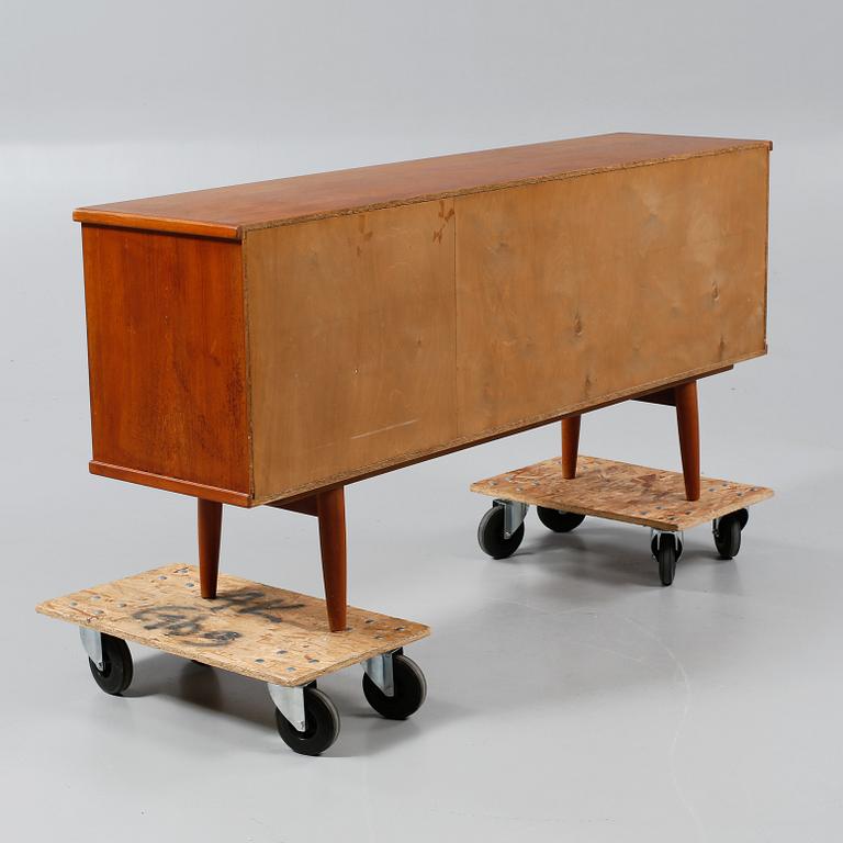 SIDEBOARD, 1900-talets tredje kvartal.