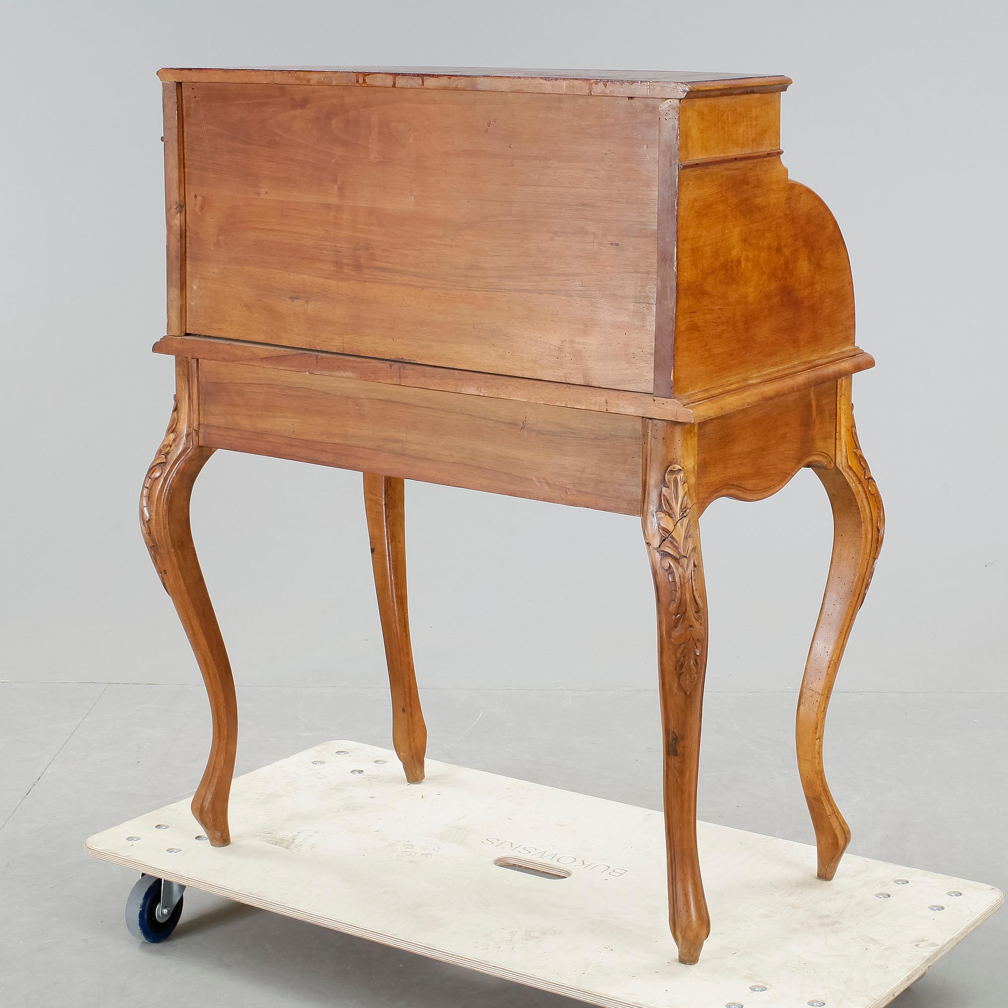 SEKRETÄR, rokokostil, 1900-talets början.