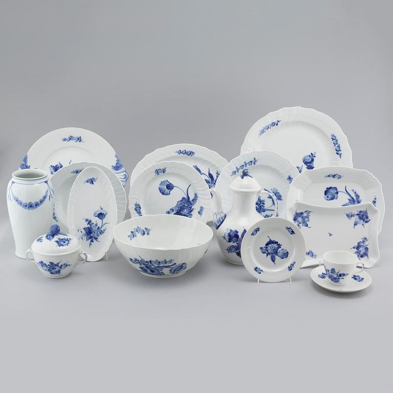 74 pieces of porcelain tableware by Royal Copenhagen, "Blue flower", second half of the 20th century.