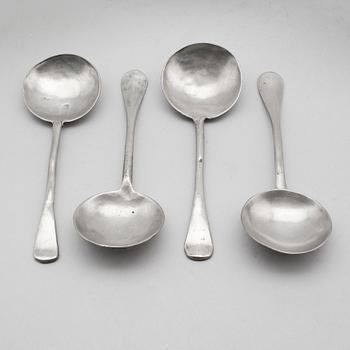 BRÄNNVINSSKEDAR, 4 st snarlika, tenn, 1700-/1800-tal.