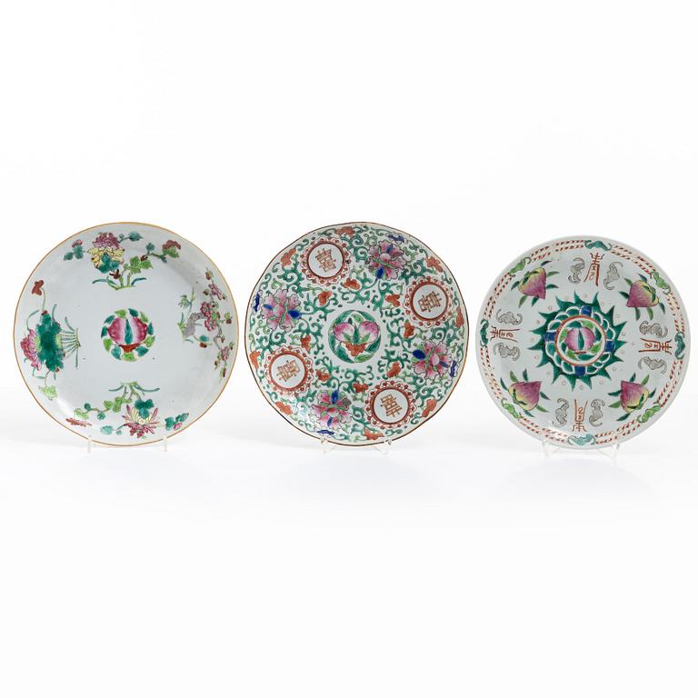 A set of five Chinese dishes, late Qing dynasty.