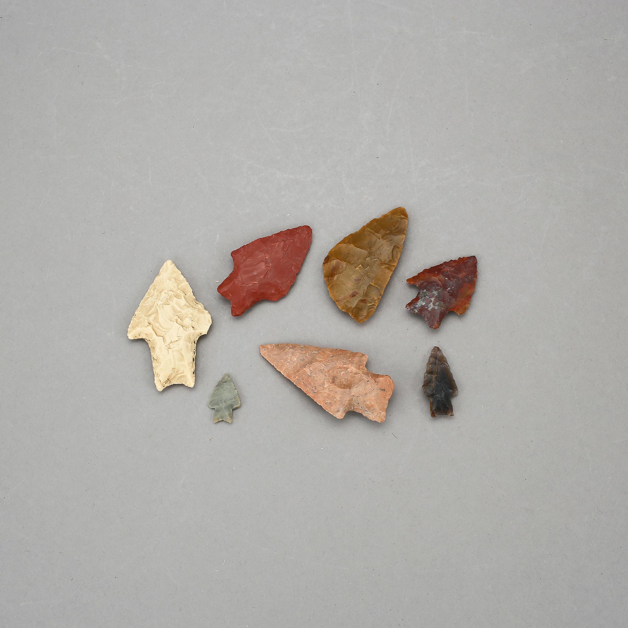 PILSPETSAR, 7 st, senneolitisk tid.