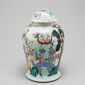 A famille rose vase with cover, late 19th century.