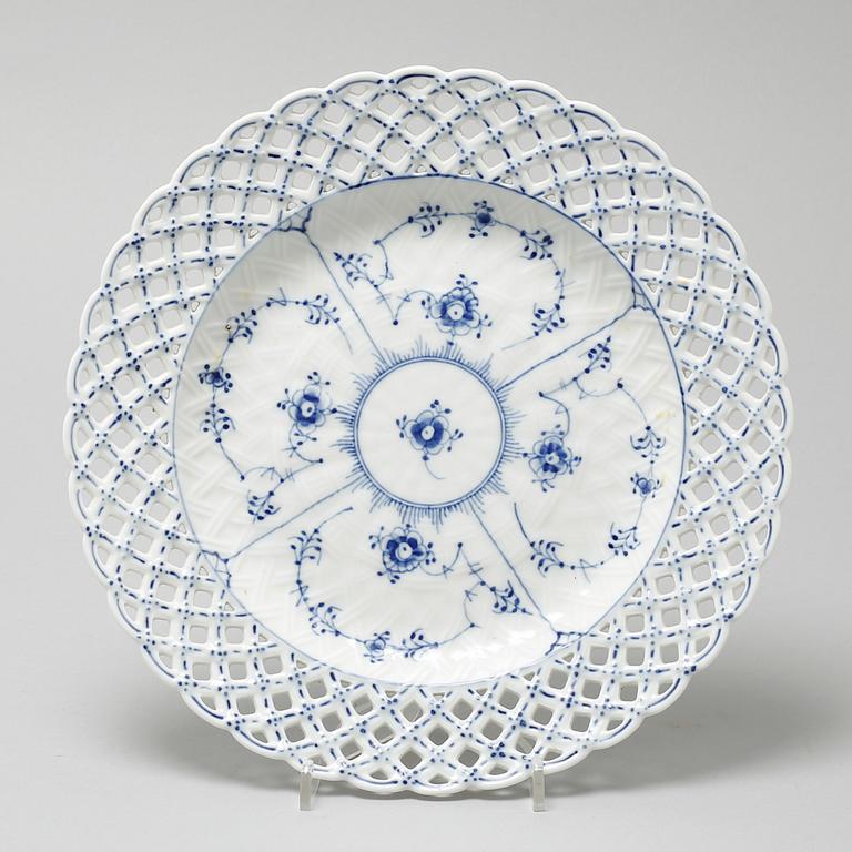 A plate/platter, "Blue fluted full lace" by Royal Copenhagen, 1960/70s.