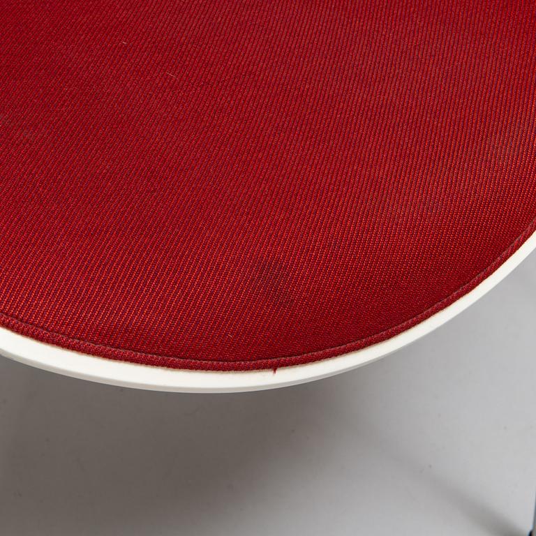 Arne Jacobsen,  stolar 6 st, "Sjuan", Fritz Hansen, Danmark 1984-1989.