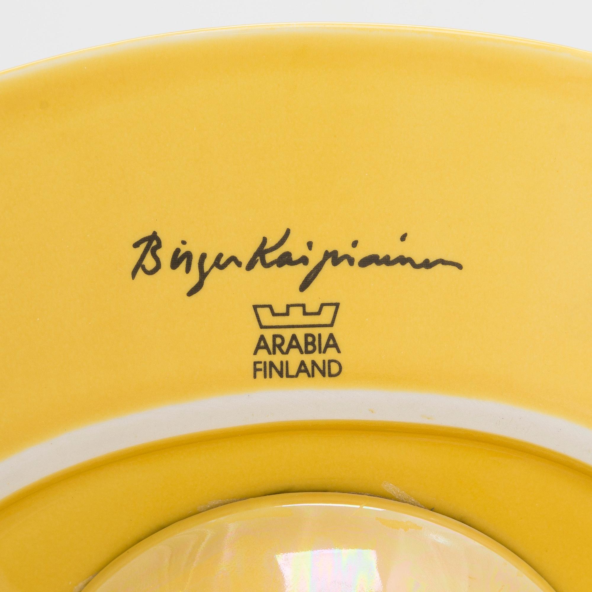 Birger Kaipiainen, jalallinen tarjoilumalja, keramiikkaa, signeerattu Birger Kaipiainen, Arabia Finland.