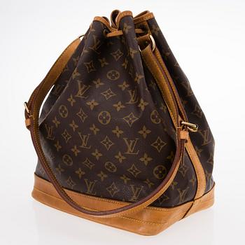 A MONOGRAM CANVAS Noé SHOULDER BAG.