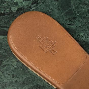 A pair of shoes "Corfu", by HERMÈS, size 40.