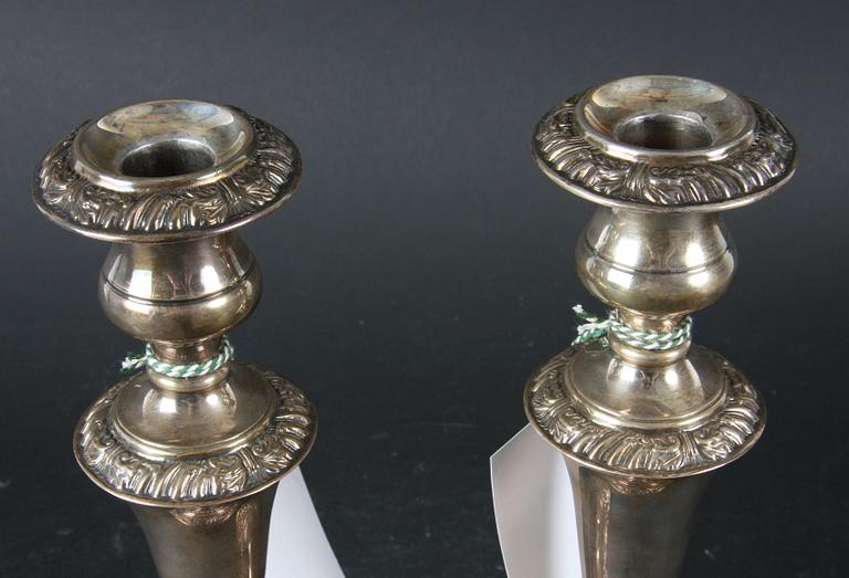 LJUSSTAKAR, ett par, silver, London, England.