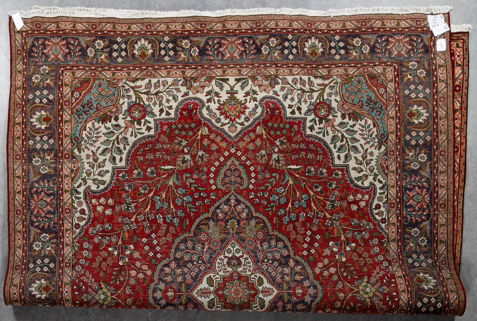 MATTA, möjligen Täbris, ca 340x250 cm.