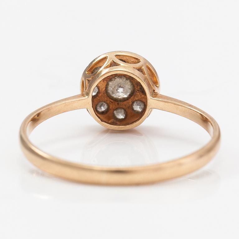 Ring, 14K guld och diamanter ca 0.22 ct tot. Lopen Kello ja Koru Tmi, Loppi 1981.