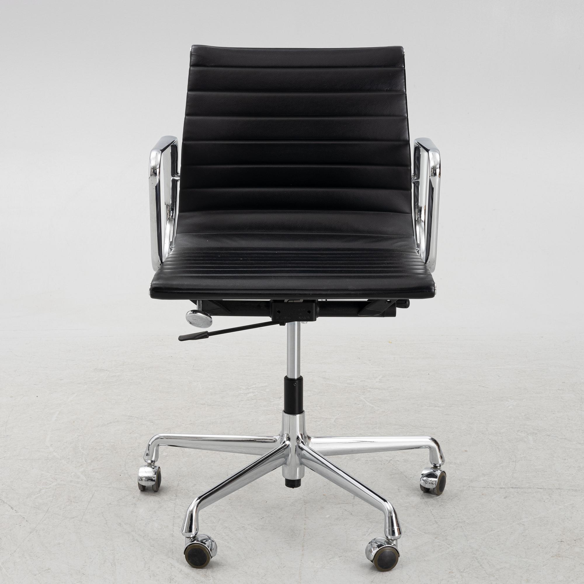 Charles & Ray Eames, office chair, "EA117" Vitra.