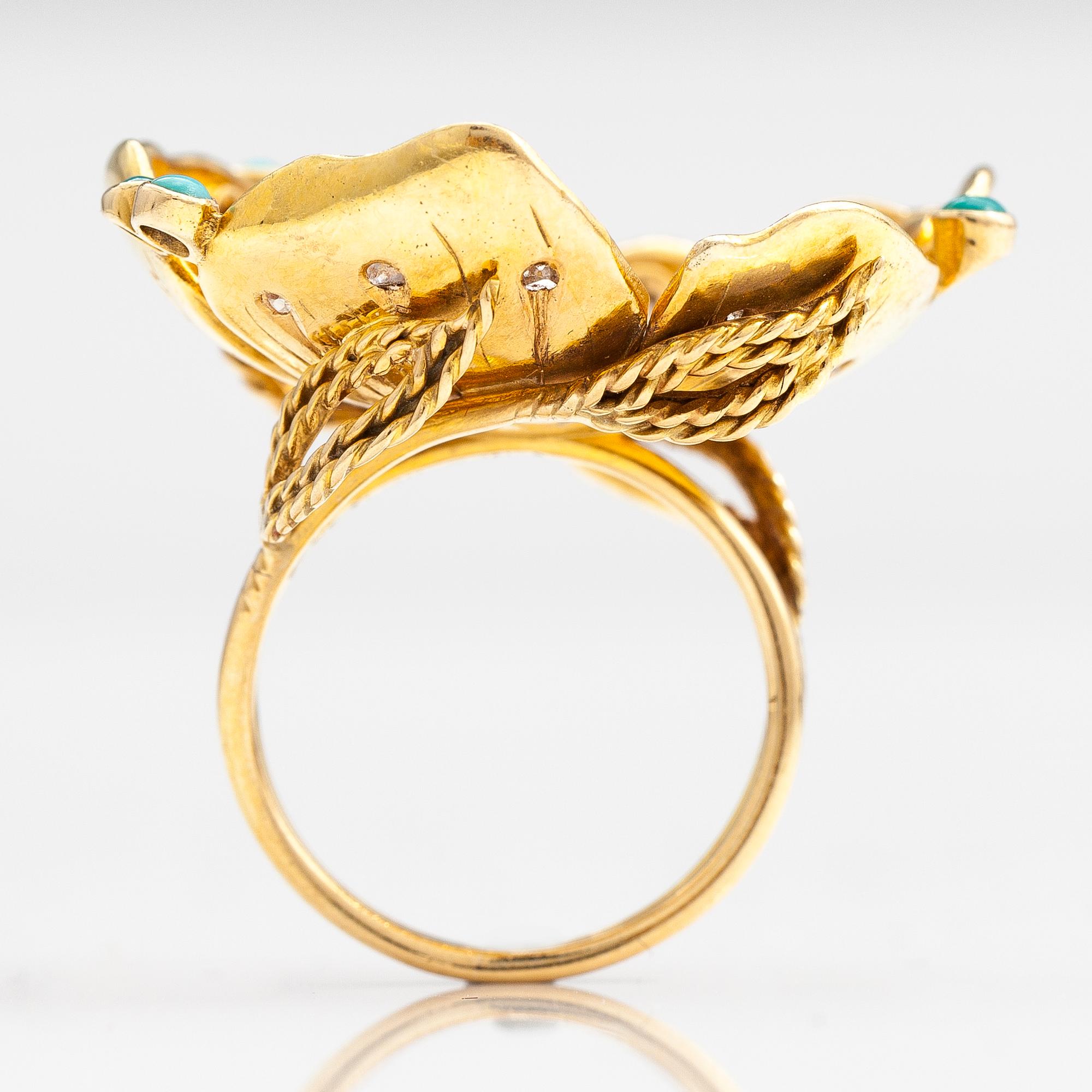 LOTTA ORKOMIES, RING, 18K guld, turkoser, old mine-cut diamanter ca 0.90 ct tot. A Tillander, Helsingfors 1974.