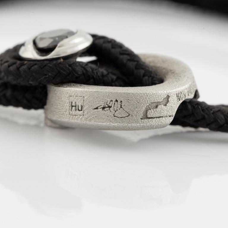 Håkan Orrling, Non Violence, bracelet with black diamond.