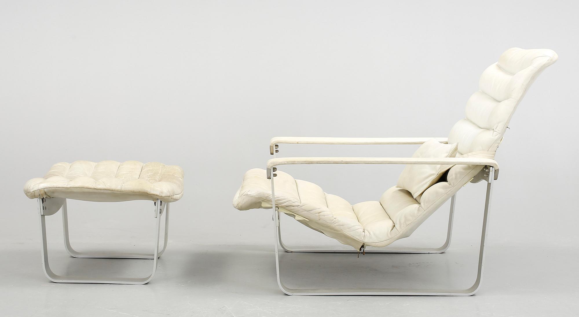 FÅTÖLJ MED FOTPALL, "Pulkka", Ilmari Lappalainen, Asko, Finland. Formgiven 1968.