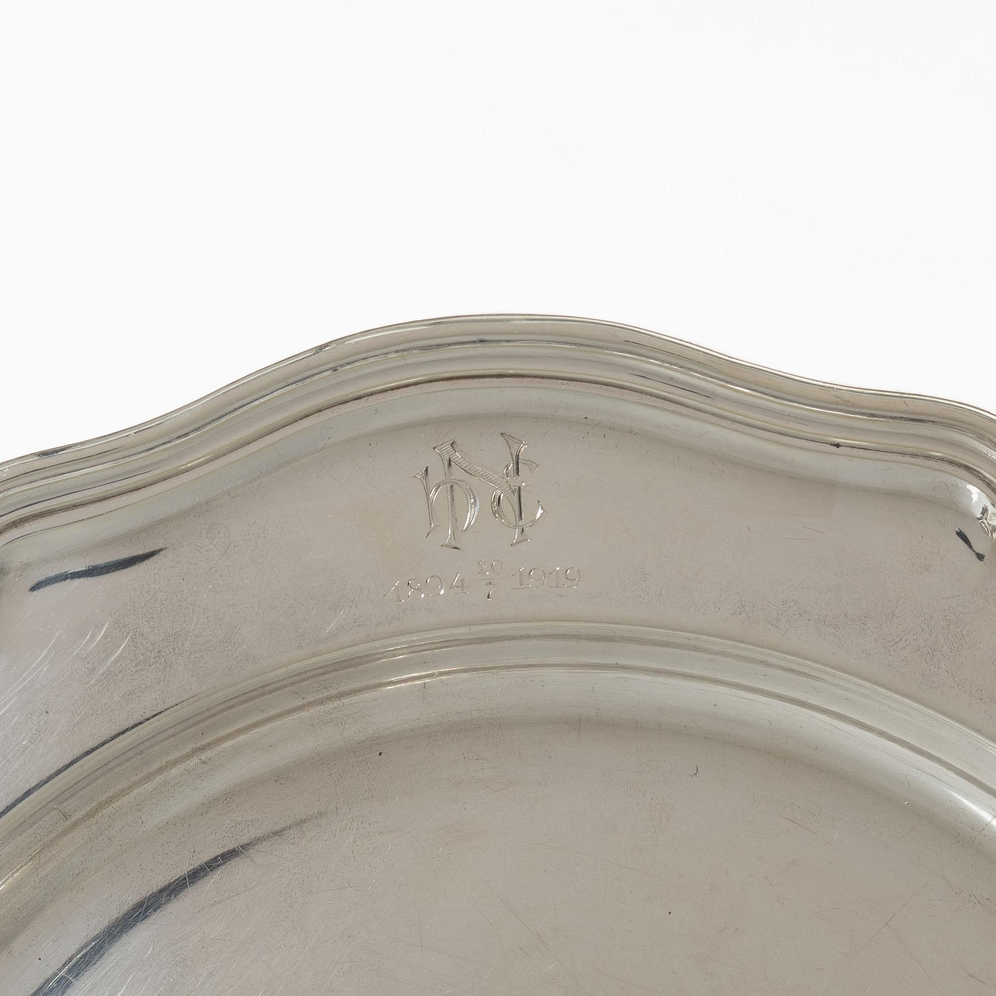 Fat, 2 st, silver, rokokostil, bl.a. Silvervarufabriken F D Erlandsson, Kristianstad 1926.