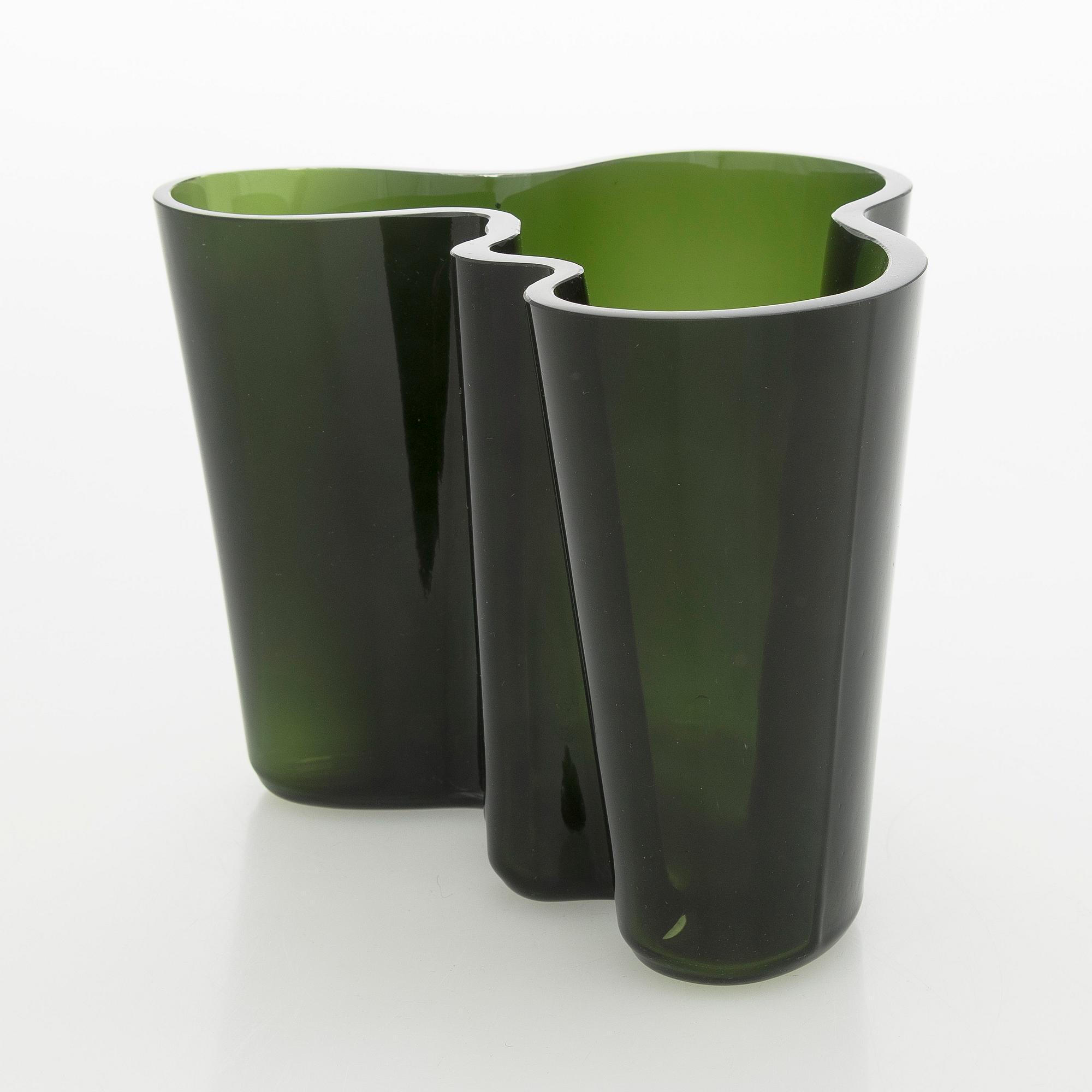 Alvar Aalto, vas, "3030", signerad Alvar Aalto -3030.