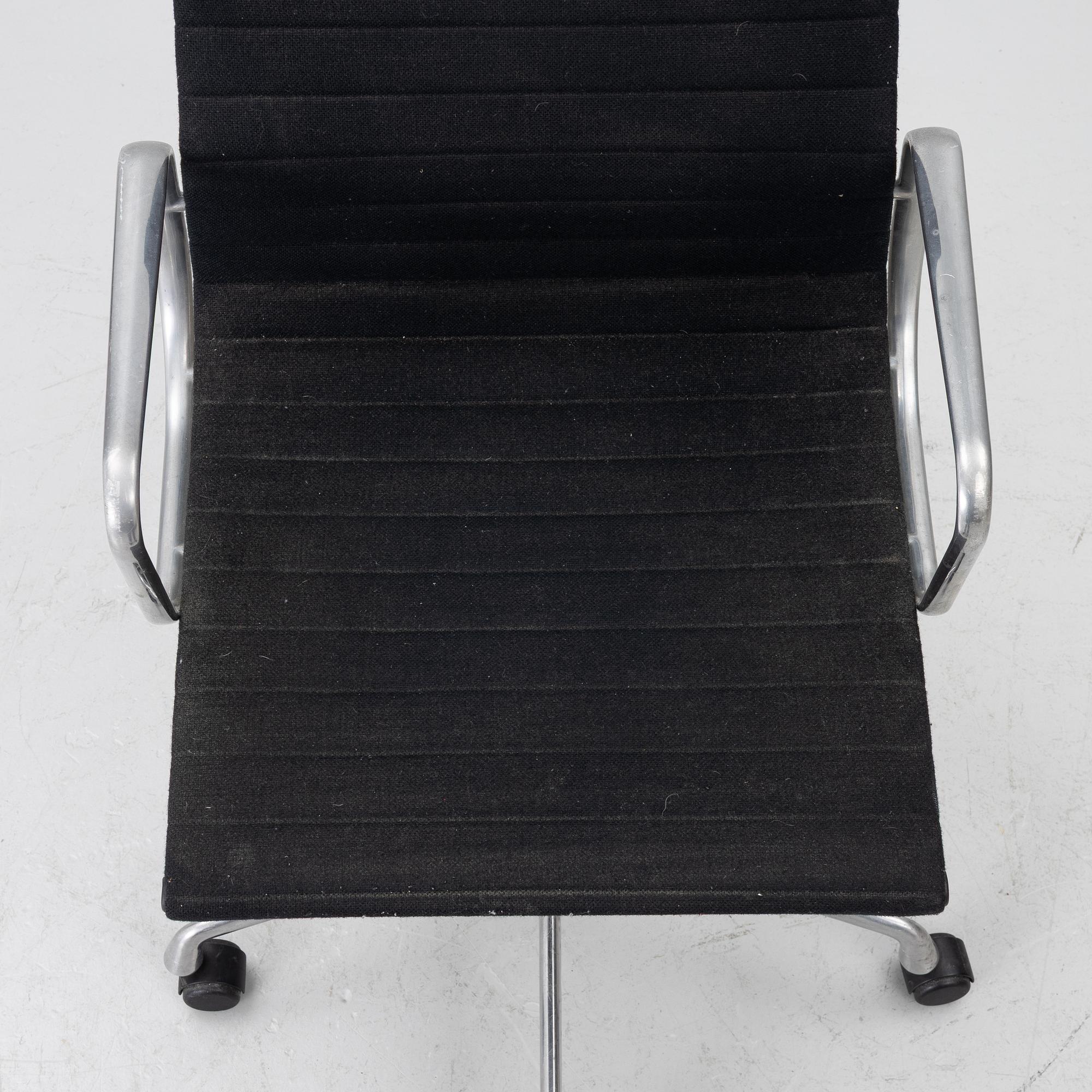 Charles & Ray Eames, Karmstol/kontorsstol, "EA108", Vitra.