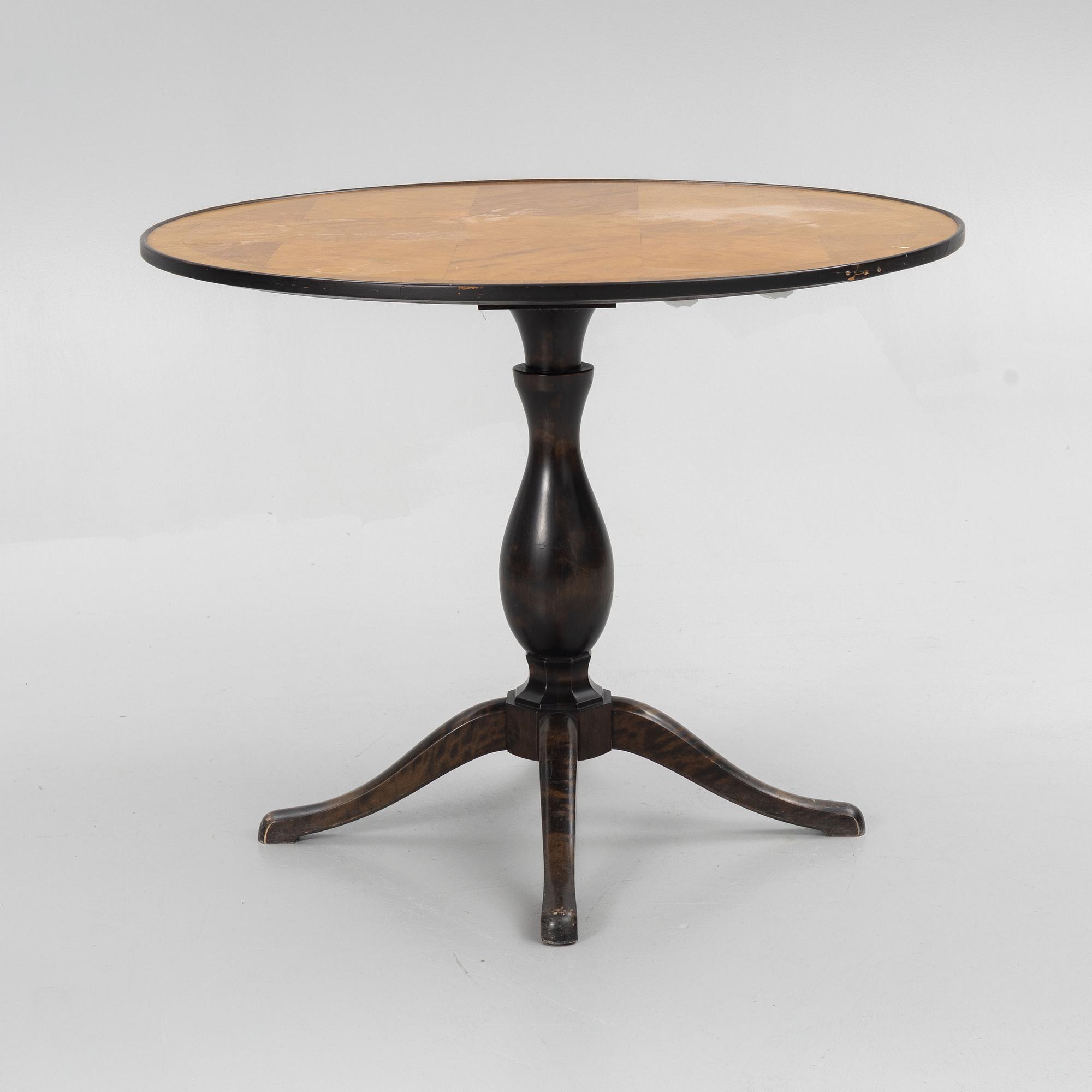 Carl Malmsten, A "Haga" table, Nordiska Kompaniet, 1920s.