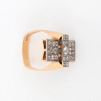 An old-cut diamond ring. Total carat weight circa 2.00 cts.