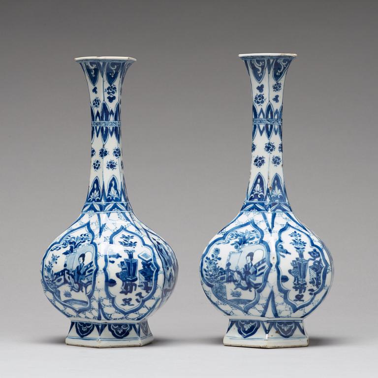 A pair of blue and white hexagonal vases, Qing dynasty, Kangxi (1662-1722).