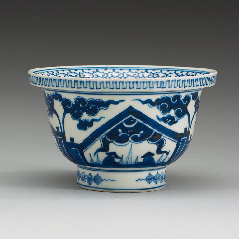 A blue and white bowl, Qing dynasty.