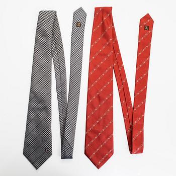 Louis Vuitton, four silk ties.